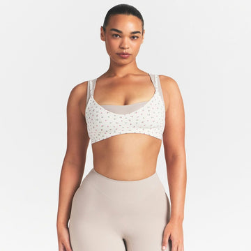 NikeSKIMS Matte Micro Scoop Bra